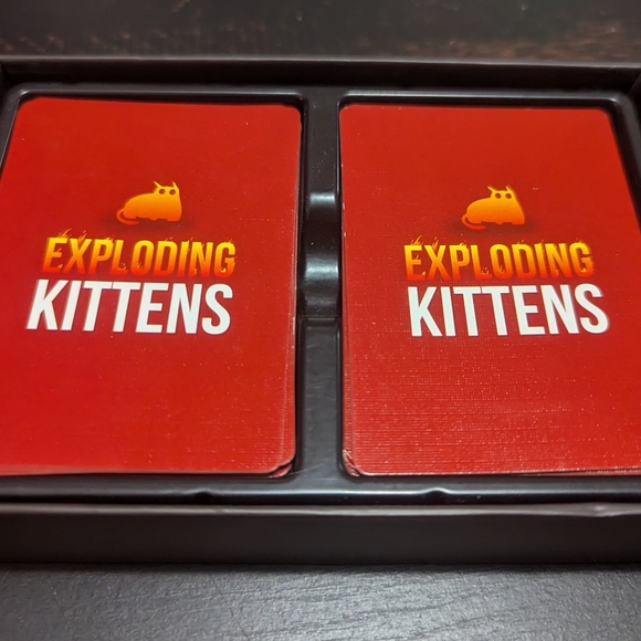 Exploding Kittens NSFW Edition - Picture 2 of 5
